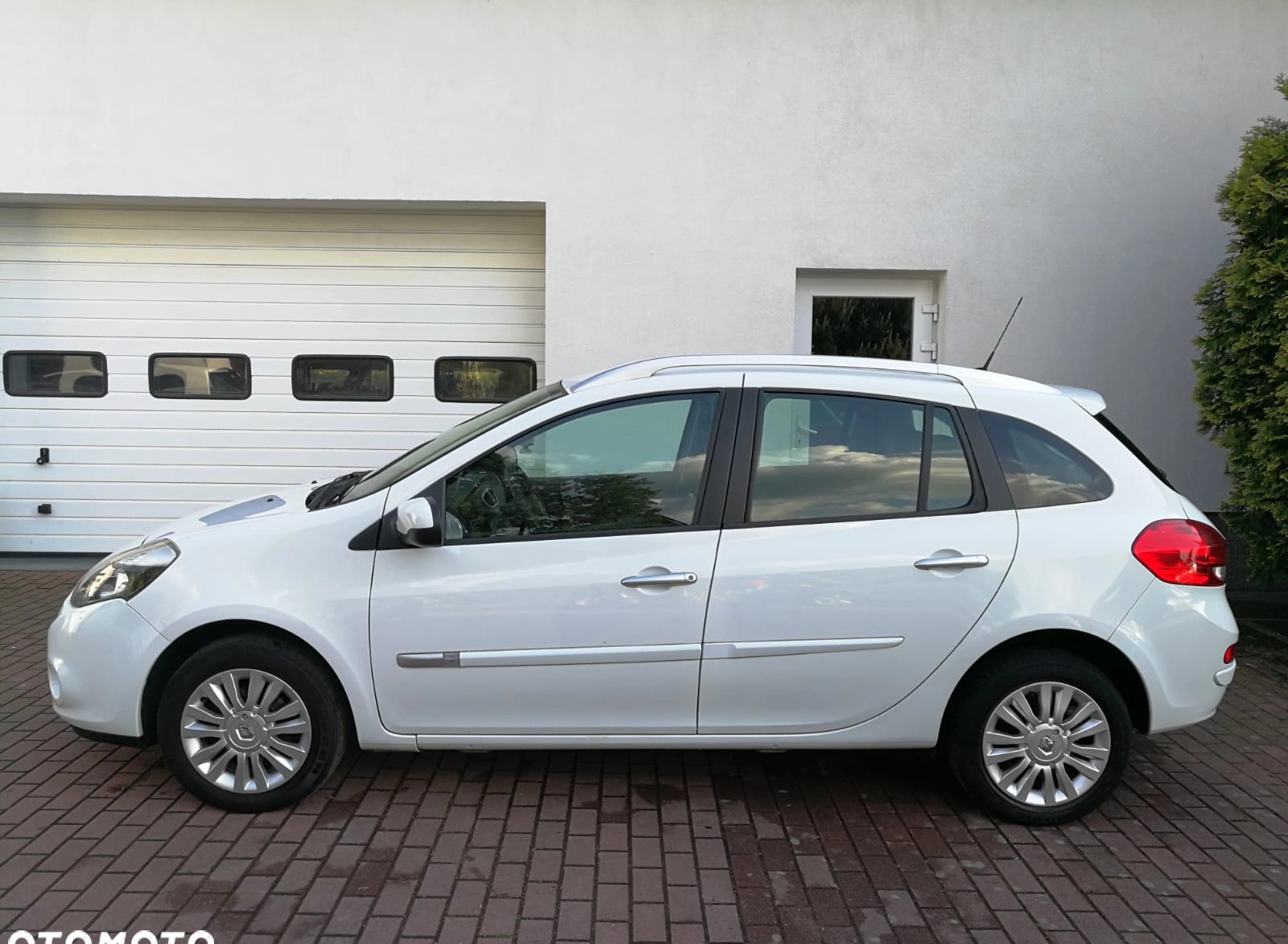 Renault Clio cena 20500 przebieg: 131000, rok produkcji 2012 z Oleśnica małe 46